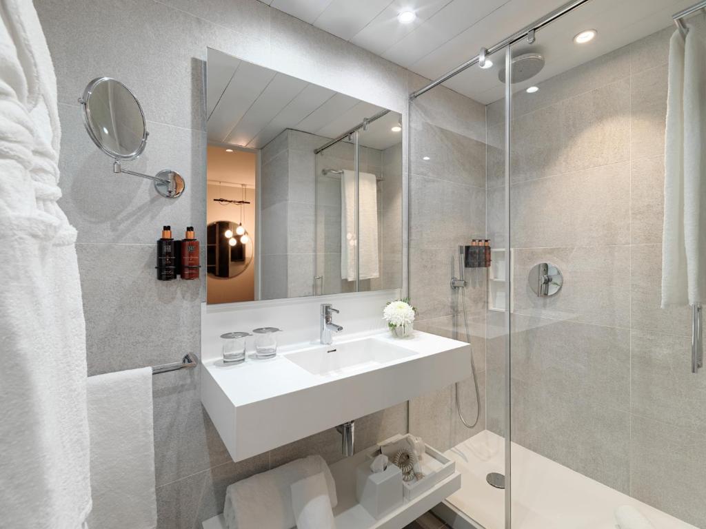 Habitación doble Lujo del hotel H10 Art Gallery. Foto 1