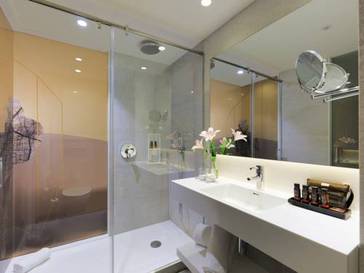 Habitación Doble Basic del hotel H10 Art Gallery. Foto 3