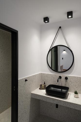 Deluxe suite with outdoor spa bath del hotel Splendour Resort. Foto 5