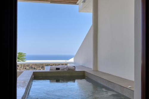 Deluxe suite with outdoor spa bath del hotel Splendour Resort. Foto 9