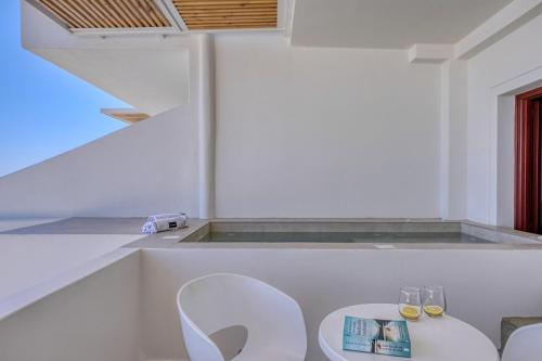 Deluxe suite with outdoor spa bath del hotel Splendour Resort. Foto 11