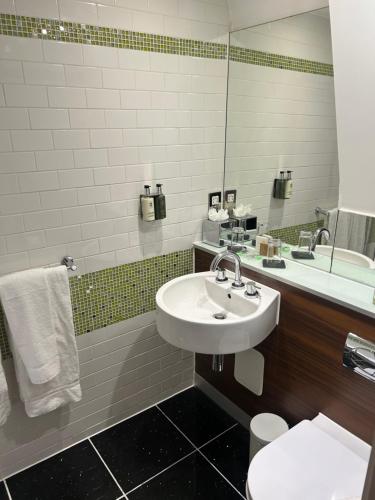 Habitación Doble Estándar del hotel The Wesley Euston. Foto 6