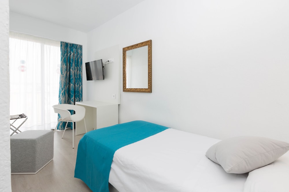 Habitación individual del hotel BLUESEA Arenal Tower Adults Only. Foto 1