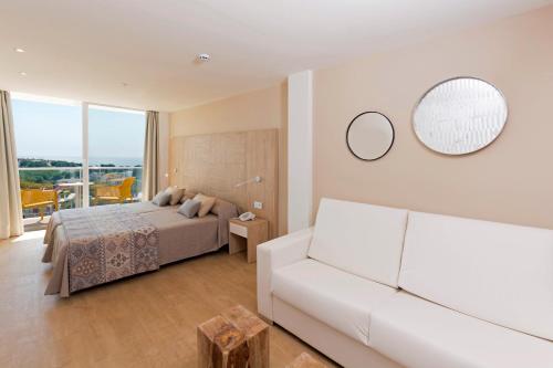 Habitación Doble Deluxe con vistas al mar del hotel Hsm Son Verí