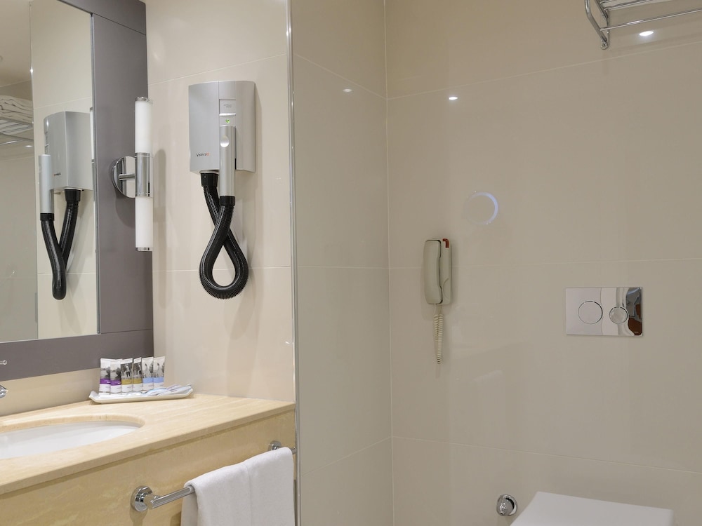 Habitación Deluxe, 2 camas individuales (Bosphorus) del hotel Mövenpick Istanbul Bosphorus. Foto 2
