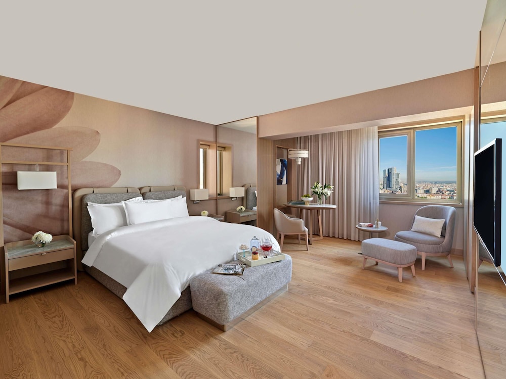 Suite Deluxe, 1 cama de matrimonio grande del hotel Mövenpick Istanbul Bosphorus