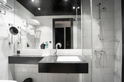 Compact Double (No Window) del hotel Quality Hotel Strawberry Arena. Foto 1