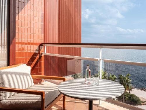 Habitación Deluxe Accesible Vistas al Mar del hotel Hotel De Mar Gran Meliá - The Leading Hotels Of The World. Foto 4