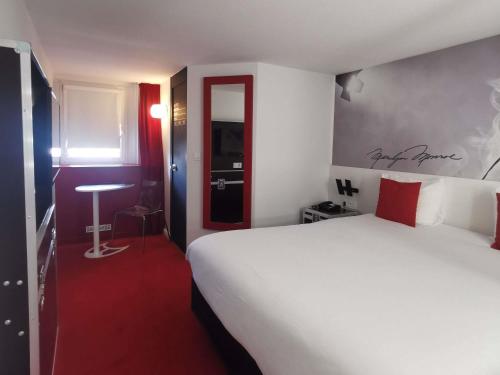 Habitación Doble Estándar del hotel Ibis Styles Paris Saint Denis Plaine. Foto 8