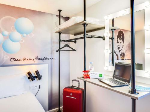 Habitación Doble Estándar del hotel Ibis Styles Paris Saint Denis Plaine. Foto 9