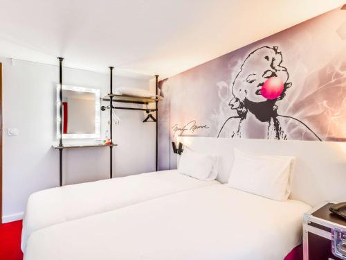 Habitación Doble Estándar - 2 camas del hotel Ibis Styles Paris Saint Denis Plaine. Foto 9