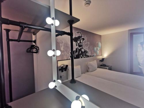 Habitación Doble Estándar - 2 camas del hotel Ibis Styles Paris Saint Denis Plaine. Foto 14