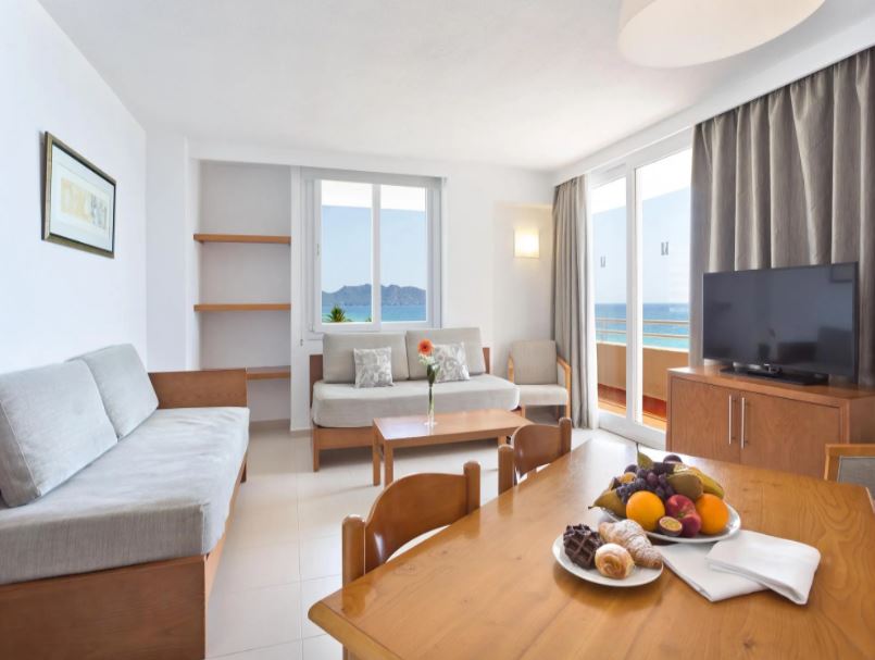 Apartamento de 2 dormitorios vista mar lateral del hotel Hipotels Mercedes. Foto 1