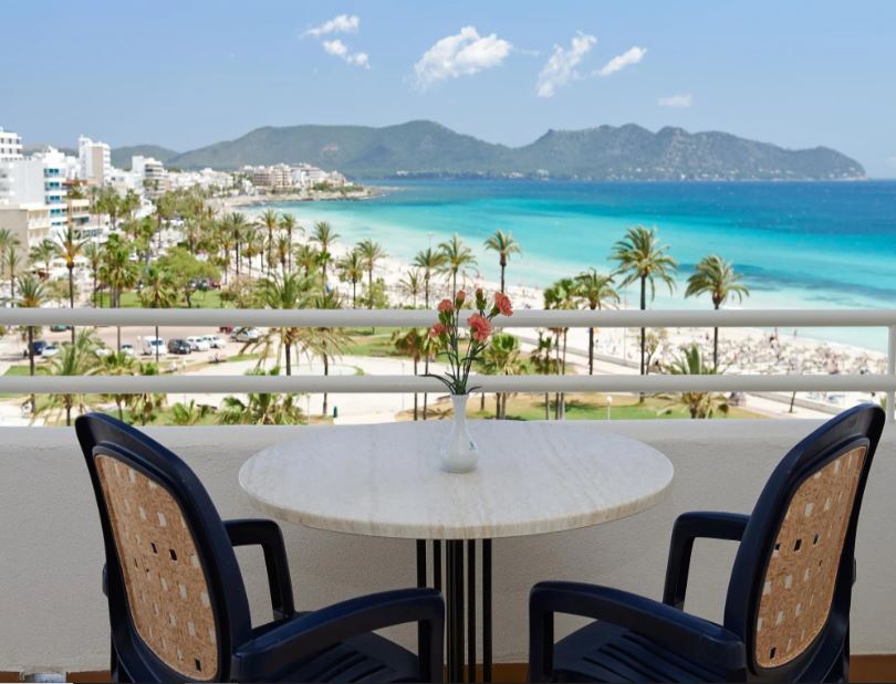 Apartamento de 2 dormitorios vista mar lateral del hotel Hipotels Mercedes. Foto 5