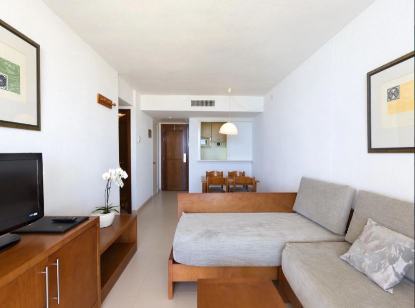 Apartamento de 1 dormitorio vista mar lateral del hotel Hipotels Mercedes. Foto 6