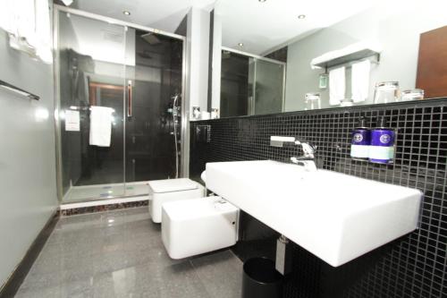 Habitación Doble Deluxe Premium del hotel Rafayel. Foto 6