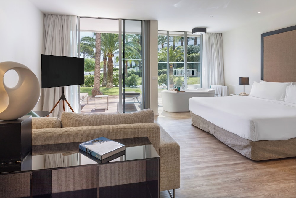 Suite The Level Garden con bañera exterior del hotel Melia South Beach. Foto 8