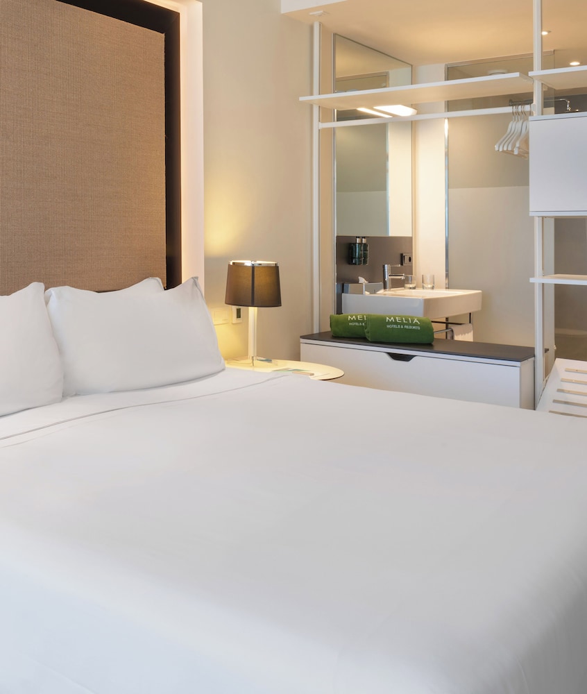 Habitación Meliá con vistas laterales al mar del hotel Melia South Beach. Foto 2