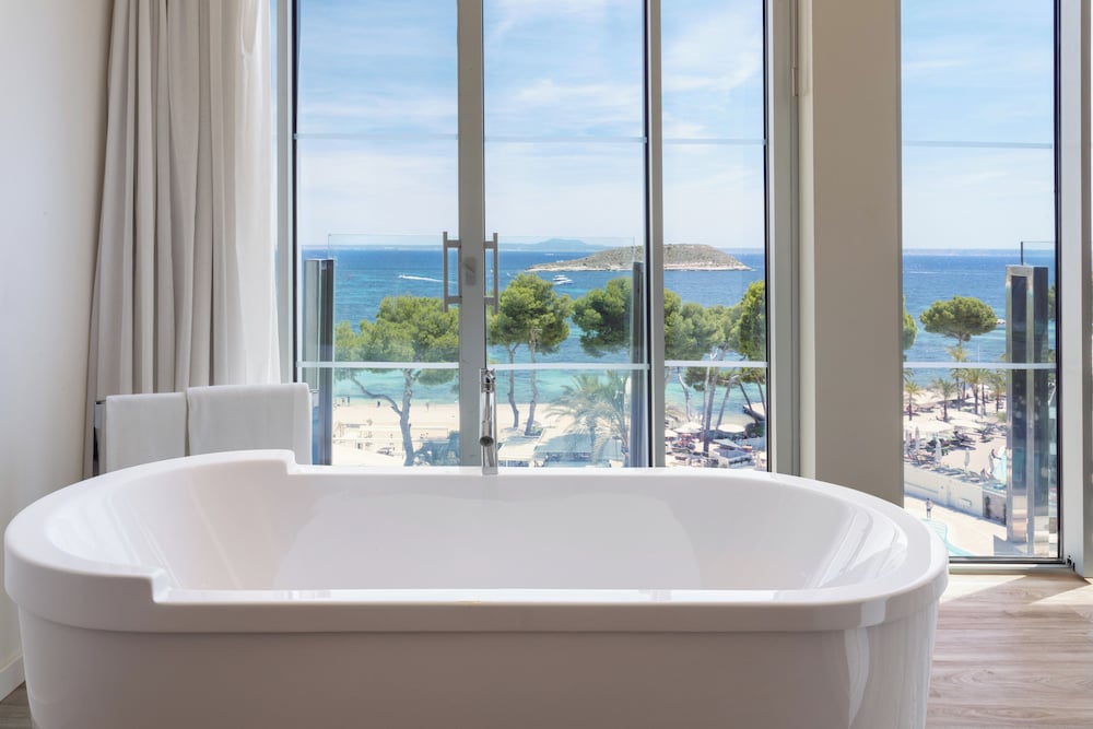 Suite Junior con vistas al mar del hotel Melia South Beach. Foto 5