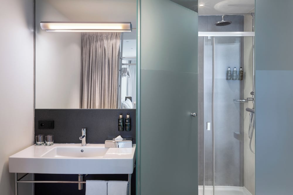 Suite Junior con vistas al mar del hotel Melia South Beach. Foto 6