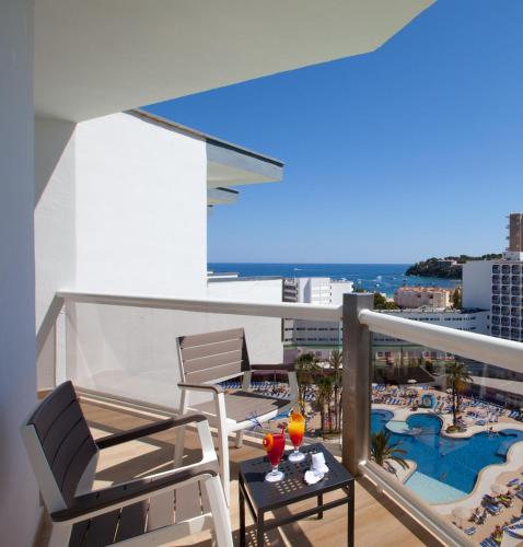 Habitación Doble Premium con vistas al mar - 2 camas del hotel Samos. Foto 1
