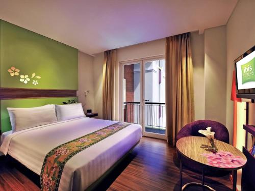Habitación Doble Superior con Balcón del hotel Ibis Styles Bali Denpasar