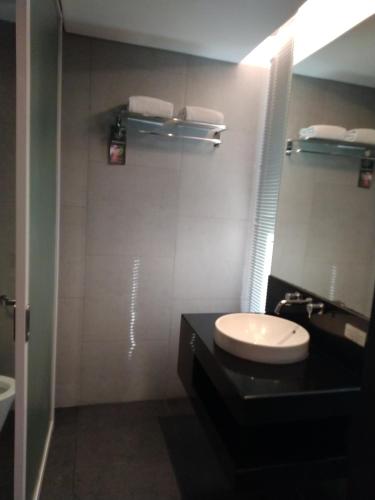 Habitación Doble Superior del hotel Ibis Styles Bali Denpasar. Foto 8