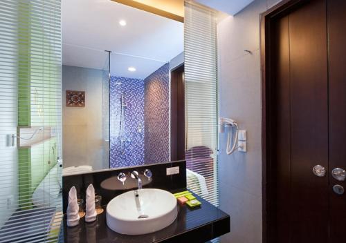 Habitación Deluxe - 1 cama grande del hotel Ibis Styles Bali Denpasar