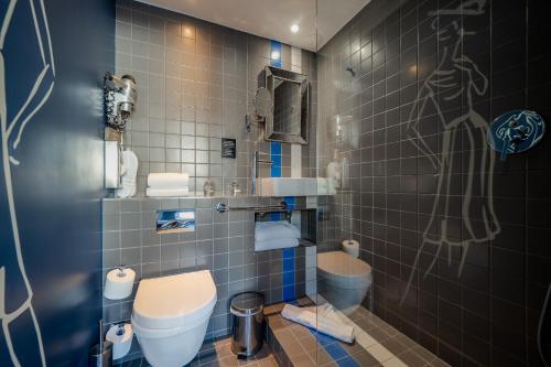 Habitación Doble con balcón del hotel Mademoiselle. Foto 4