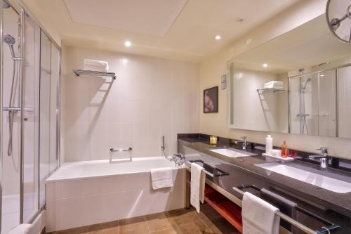 Estudio Executive del hotel Clarion Paris CDG Airport. Foto 6