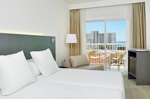 Habitación Sol con vistas a la piscina del hotel Sol Guadalupe. Foto 2