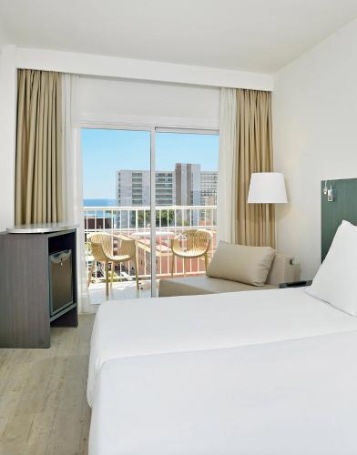 Habitación Sol con vistas a la piscina del hotel Sol Guadalupe. Foto 3