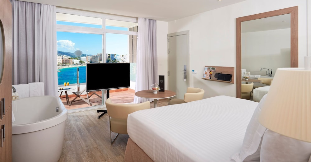 Junior Suite The Level del hotel Melia Calviá Beach. Foto 1