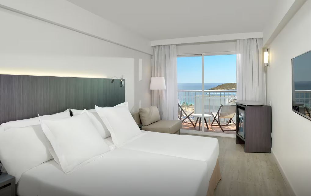 Party Junior Suite del hotel Sol House The Studio - Calviá Beach- Adults Only. Foto 1