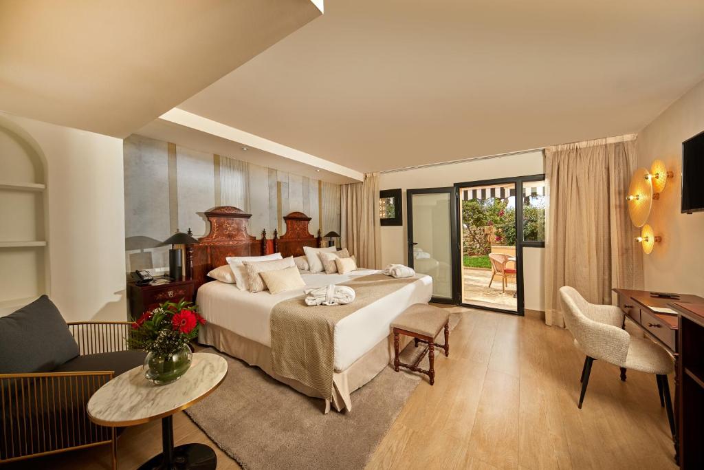 Doble Deluxe con terraza & bañera hidromasaje vista jardín del hotel Secrets Mallorca Villamil Resort and Spa - Adults Only