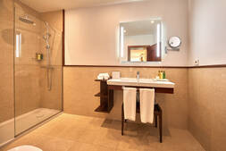 Preferred Club Junior Suite Vista Mar Frontal con terraza & bañera hidromasaje del hotel Secrets Mallorca Villamil Resort and Spa - Adults Only. Foto 1