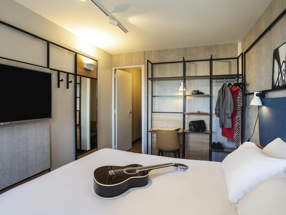 Habitación Estándar con cama doble del hotel Ibis Strasbourg Centre Halles. Foto 2