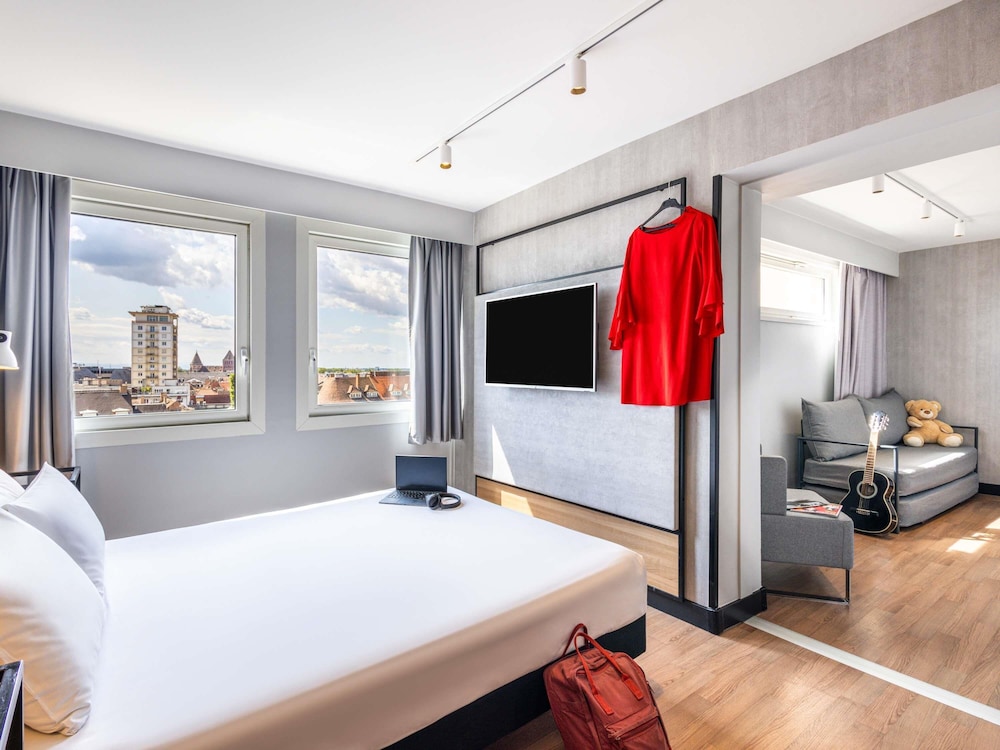 Habitación Estándar con cama doble del hotel Ibis Strasbourg Centre Halles. Foto 5