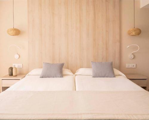 Habitación Deluxe del hotel Ona Palmira Paguera. Foto 4
