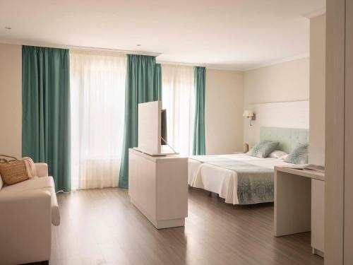 Deluxe Double Room With 1 Or 2 Beds del hotel Ona Palmira Paguera