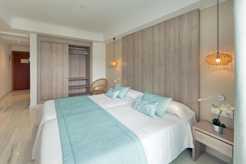Habitación Deluxe del hotel Ona Palmira Paguera