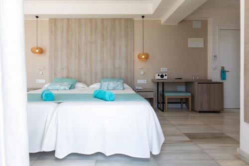 Habitación Deluxe del hotel Ona Palmira Paguera. Foto 8