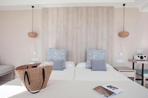 Habitación Deluxe del hotel Ona Palmira Paguera. Foto 9