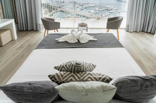 Suite Deluxe con vistas al mar del hotel Amic Horizonte. Foto 1