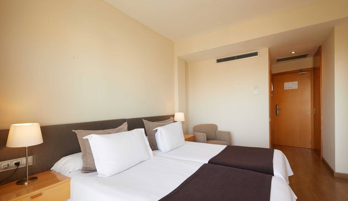 Habitación Doble con balcón del hotel Sercotel Zurbarán Palma. Foto 1