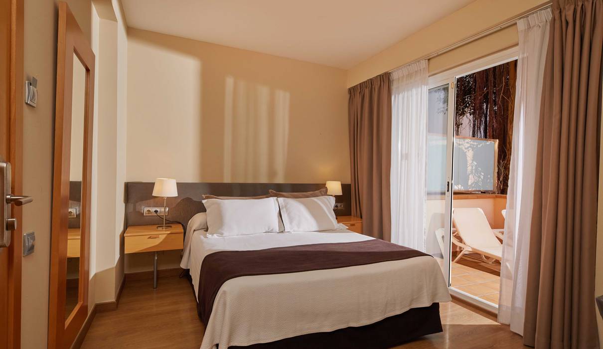 Habitación Doble con Terraza del hotel Sercotel Zurbarán Palma. Foto 2