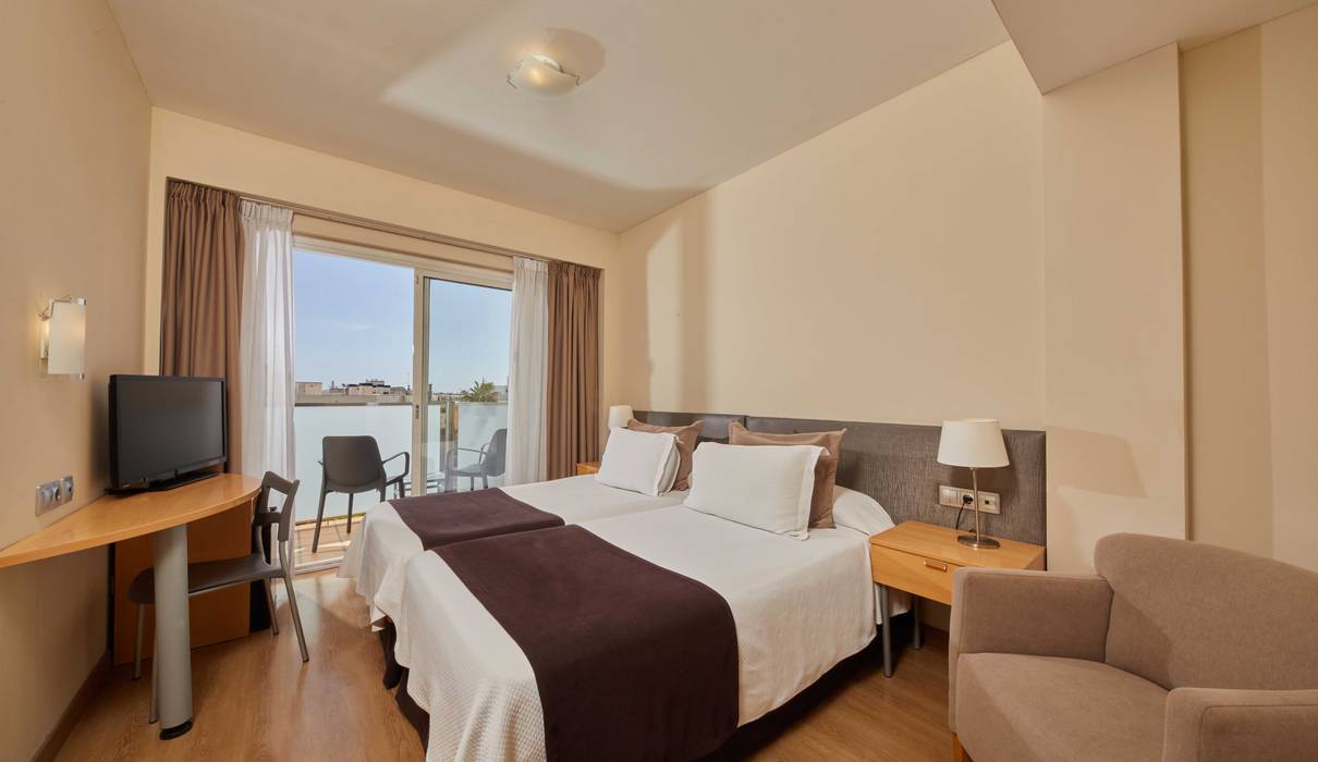 Habitación Doble con Terraza del hotel Sercotel Zurbarán Palma. Foto 3