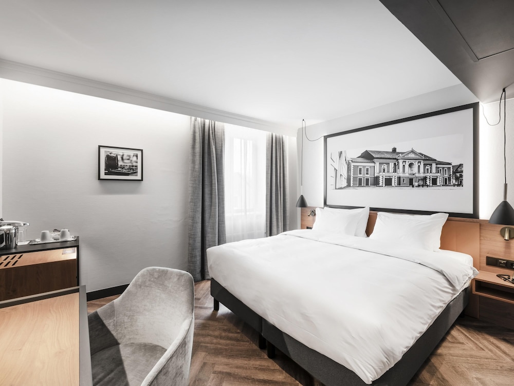 Habitación clásica con cama doble del hotel Mercure Klaipeda City. Foto 3