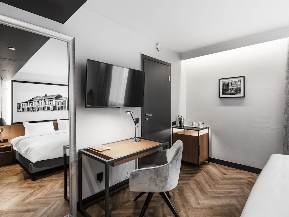 Habitación clásica con cama doble del hotel Mercure Klaipeda City. Foto 5