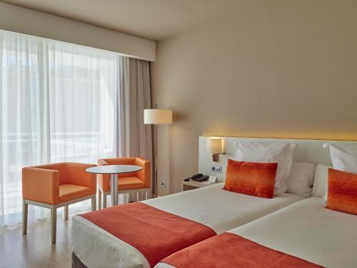 Habitación Doble con balcón - 1 o 2 camas del hotel BQ Augusta. Foto 3